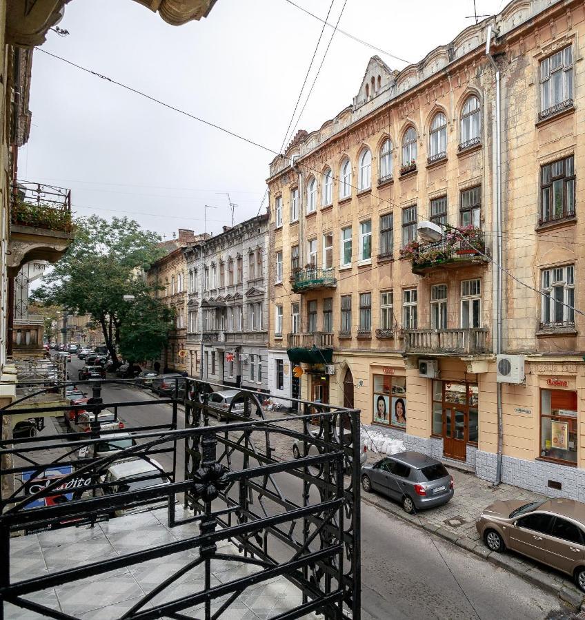 Golden Violin ! Apartments Lviv T Ngoại thất bức ảnh